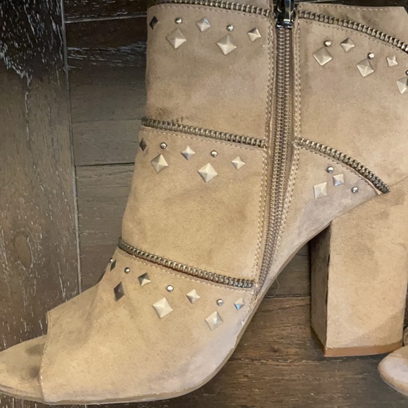 Jessica Simpson Taupe Suede Studded Heels 9.5 - Picture 10 of 13